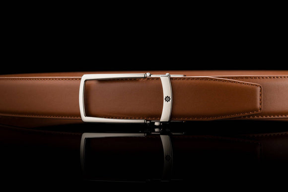 Eleganter Ledergürtel ohne Löcher in Cognac mit offener Schnalle in Chrom