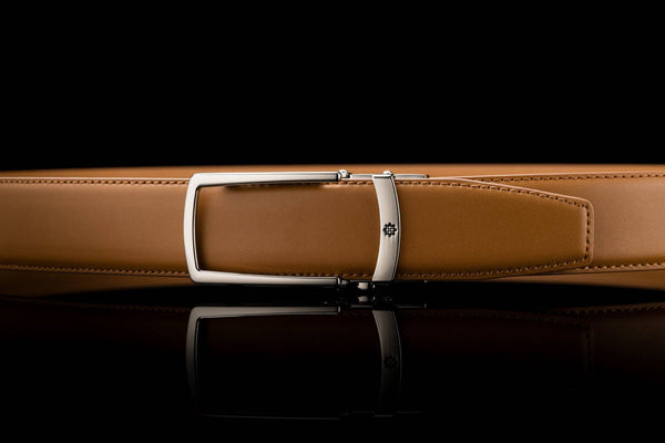 Eleganter Ledergürtel ohne Löcher in Hellbraun mit offener Schnalle in Chrom