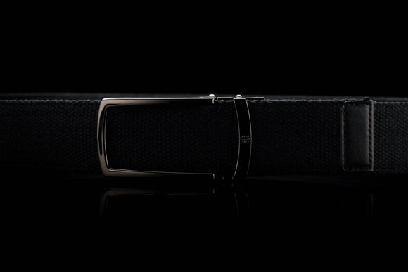 Breiter Stoffgürtel ohne Löcher in Schwarz mit offener Schnalle in Schwarz