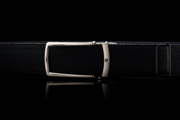 Breiter Stoffgürtel ohne Löcher in Schwarz mit offener Schnalle in Chrom