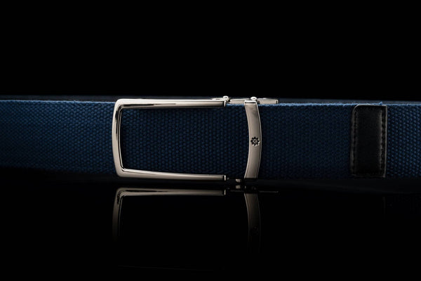 Breiter Stoffgürtel ohne Löcher in Blau mit offener Schnalle in Chrom