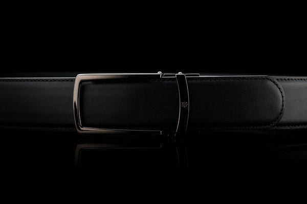 Breiter Ledergürtel ohne Löcher in Schwarz mit offener Schnalle in Schwarz