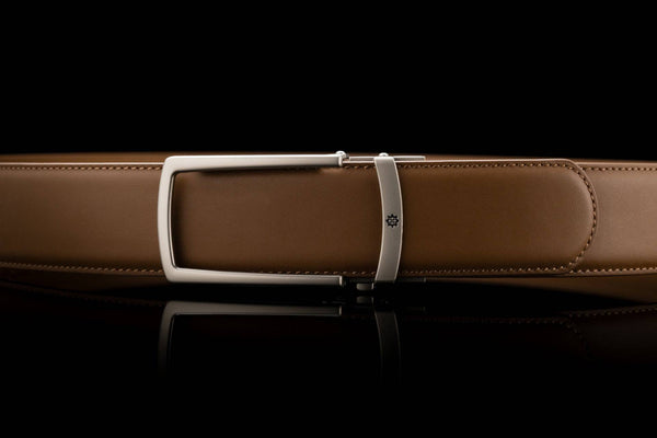 Breiter Ledergürtel ohne Löcher in Hellbraun mit offener Schnalle in Silber