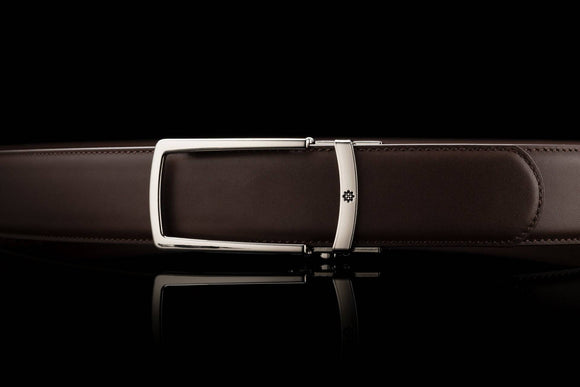 Breiter Ledergürtel ohne Löcher in Mocca mit offener Schnalle in Chrom